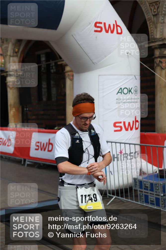 05.10.2025 - 20. swb-Marathon Bremen Yannick Fuchs http://msf.ph/oto/9263264 05.10.2025 10:50:01 Ziel 9218, 9369, 9696, 9761, 9889, 10159, 10346, 10781, 10946, 11091, 11642, 11749 meine-sportfotos.de