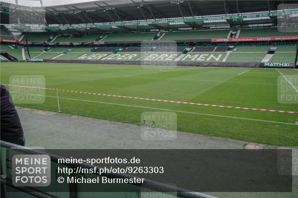 05.10.2025 - 20. swb-Marathon Bremen Michael Burmester http://msf.ph/oto/9263303 05.10.2025 11:51:54 Laufen im Stadion 1040 meine-sportfotos.de