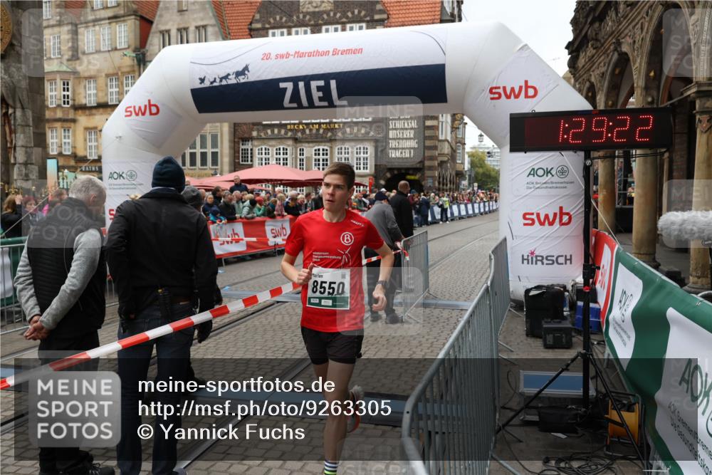 05.10.2025 - 20. swb-Marathon Bremen Yannick Fuchs http://msf.ph/oto/9263305 05.10.2025 11:25:18 Ziel  meine-sportfotos.de