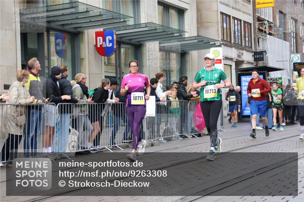 05.10.2025 - 20. swb-Marathon Bremen Strokosch-Dieckow http://msf.ph/oto/9263308 05.10.2025 11:03:19 Ziel 7199, 9308, 9315, 9486, 9498, 9850, 9940, 10213, 10238, 10297, 10478, 10603, 10604, 10711, 10713, 11039, 11150, 11306, 11522, 11589, 7199, 9308, 9315, 9486, 9498, 9850, 9940, 10213, 10238, 10297, 10478, 10603, 10604, 10711, 10713, 11039, 11150, 11306, 11522, 11589 meine-sportfotos.de