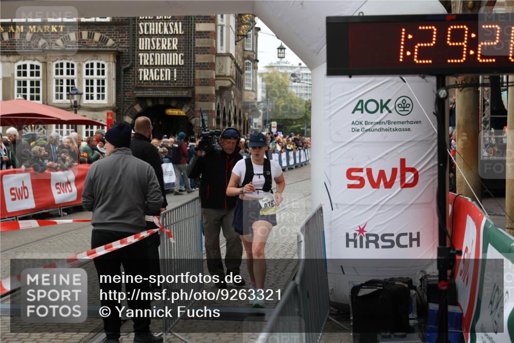 05.10.2025 - 20. swb-Marathon Bremen Yannick Fuchs http://msf.ph/oto/9263321 05.10.2025 11:25:23 Ziel 9763 meine-sportfotos.de
