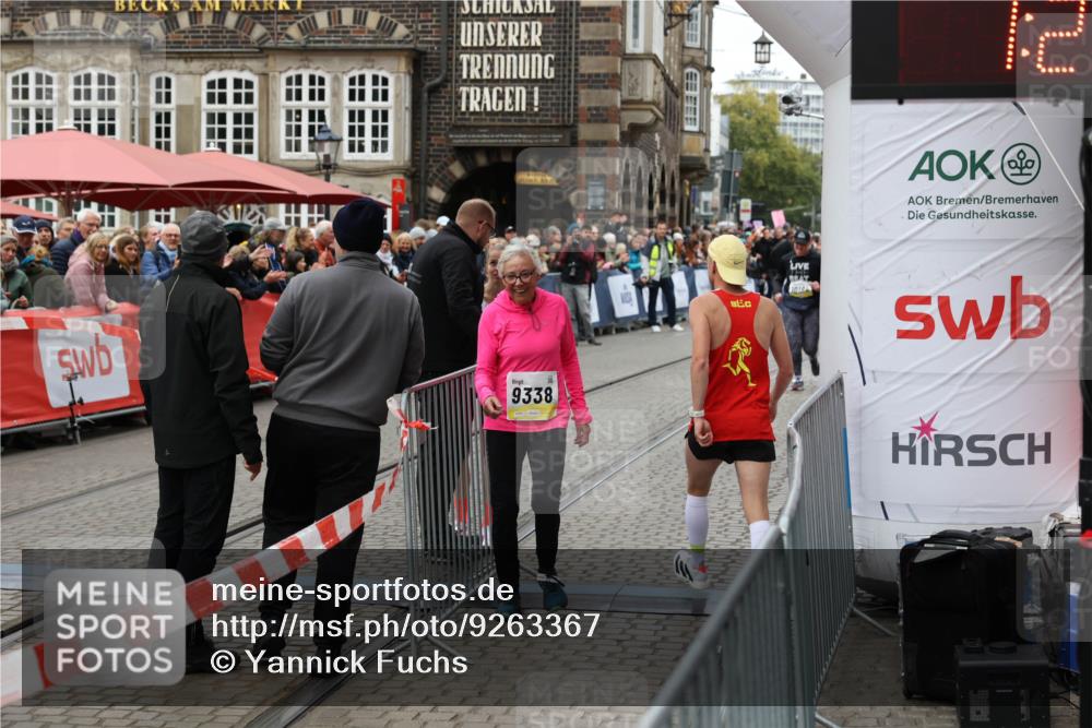 05.10.2025 - 20. swb-Marathon Bremen Yannick Fuchs http://msf.ph/oto/9263367 05.10.2025 11:25:50 Ziel 9338 meine-sportfotos.de