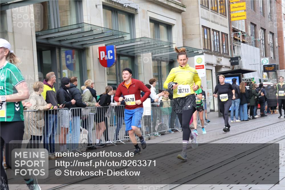 05.10.2025 - 20. swb-Marathon Bremen Strokosch-Dieckow http://msf.ph/oto/9263371 05.10.2025 11:03:22 Ziel 7199, 7788, 9241, 9315, 9379, 9486, 9498, 9571, 9850, 9940, 10106, 10213, 10238, 10297, 10478, 10603, 10604, 10711, 10713, 11039, 11272, 11306, 11522, 11589, 7199, 7788, 9241, 9315, 9379, 9486, 9498, 9571, 9850, 9940, 10106, 10213, 10238, 10297, 10478, 10603, 10604, 10711, 10713, 11039, 11272, 11306, 11522, 11589 meine-sportfotos.de