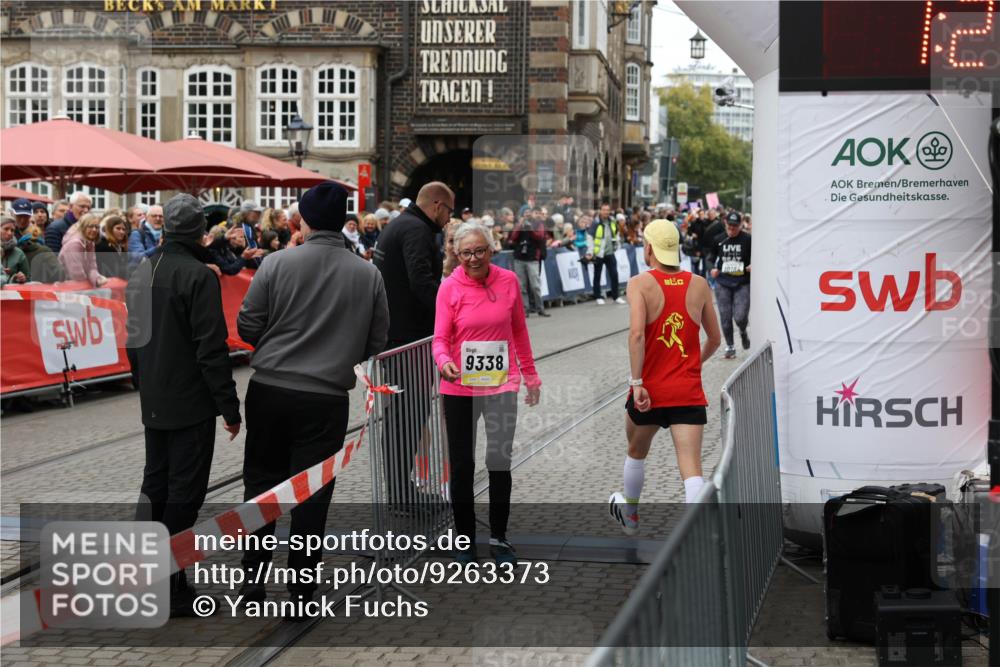 05.10.2025 - 20. swb-Marathon Bremen Yannick Fuchs http://msf.ph/oto/9263373 05.10.2025 11:25:50 Ziel 9338 meine-sportfotos.de