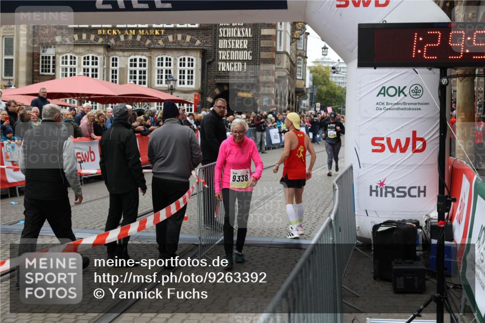 05.10.2025 - 20. swb-Marathon Bremen Yannick Fuchs http://msf.ph/oto/9263392 05.10.2025 11:25:51 Ziel 9338 meine-sportfotos.de