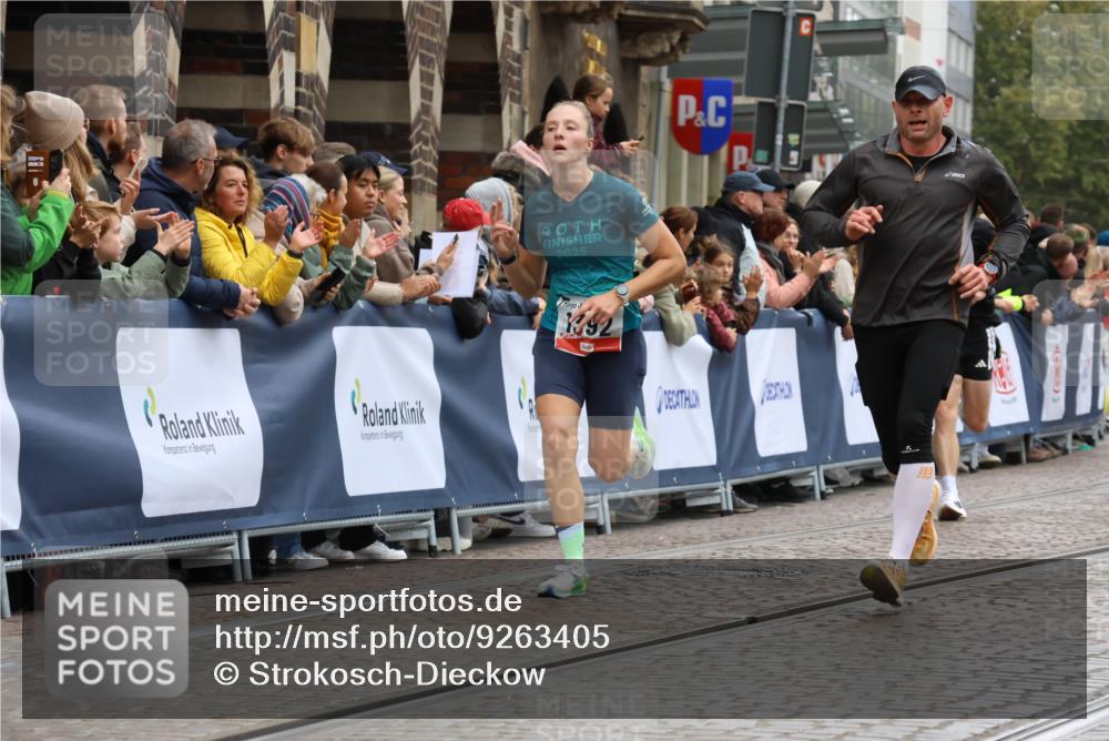 05.10.2025 - 20. swb-Marathon Bremen Strokosch-Dieckow http://msf.ph/oto/9263405 05.10.2025 12:58:29 Ziel 1058, 1392, 3705, 7269, 7405, 7816 meine-sportfotos.de