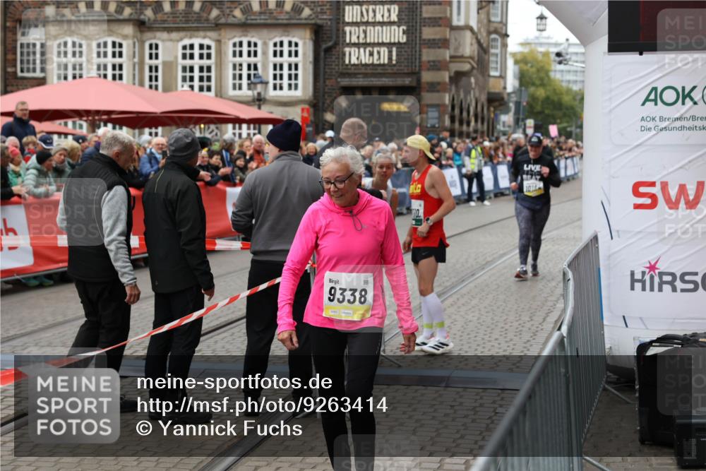 05.10.2025 - 20. swb-Marathon Bremen Yannick Fuchs http://msf.ph/oto/9263414 05.10.2025 11:25:52 Ziel 9338, 10184 meine-sportfotos.de