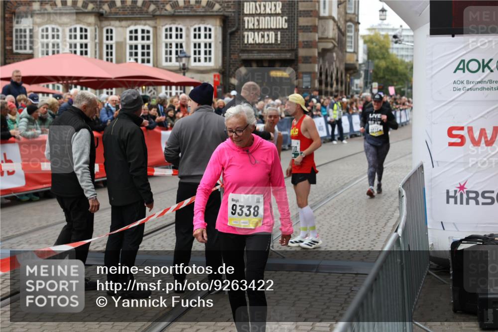 05.10.2025 - 20. swb-Marathon Bremen Yannick Fuchs http://msf.ph/oto/9263422 05.10.2025 11:25:52 Ziel 9338, 10184 meine-sportfotos.de