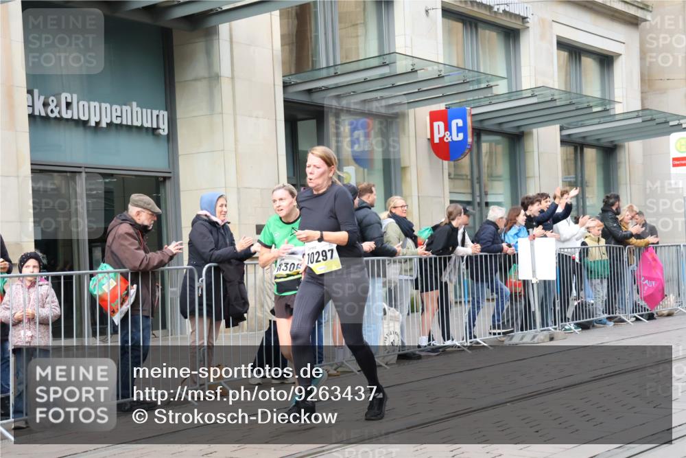 05.10.2025 - 20. swb-Marathon Bremen Strokosch-Dieckow http://msf.ph/oto/9263437 05.10.2025 11:03:25 Ziel 7199, 7788, 9241, 9315, 9379, 9486, 9571, 9940, 10106, 10213, 10238, 10265, 10271, 10297, 10478, 10603, 10604, 10711, 10713, 11039, 11272, 11306, 11522, 11589, 7199, 7788, 9241, 9315, 9379, 9486, 9571, 9940, 10106, 10213, 10238, 10265, 10271, 10297, 10478, 10603, 10604, 10711, 10713, 11039, 11272, 11306, 11522, 11589 meine-sportfotos.de
