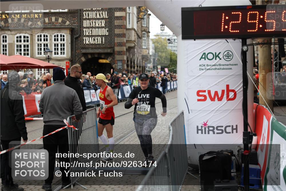 05.10.2025 - 20. swb-Marathon Bremen Yannick Fuchs http://msf.ph/oto/9263474 05.10.2025 11:25:55 Ziel 9338, 10184 meine-sportfotos.de