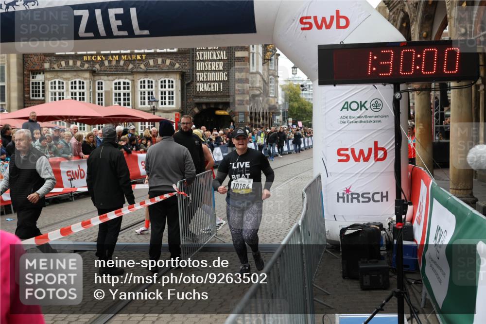 05.10.2025 - 20. swb-Marathon Bremen Yannick Fuchs http://msf.ph/oto/9263502 05.10.2025 11:25:55 Ziel 9338, 10184 meine-sportfotos.de