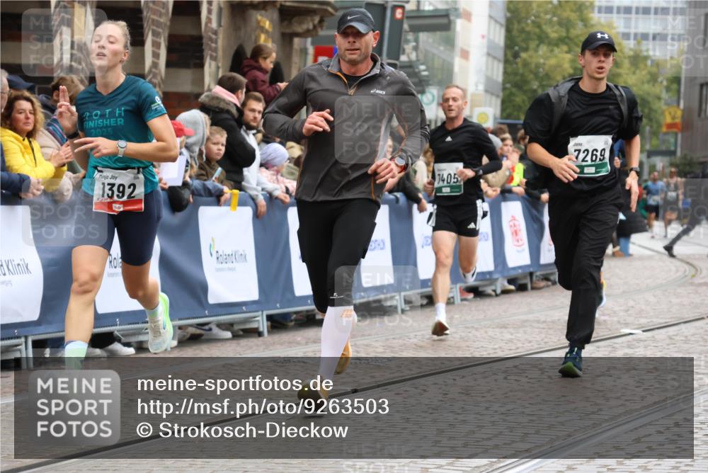 05.10.2025 - 20. swb-Marathon Bremen Strokosch-Dieckow http://msf.ph/oto/9263503 05.10.2025 12:58:30 Ziel 1058, 1258, 1392, 3705, 7269, 7405, 7816 meine-sportfotos.de