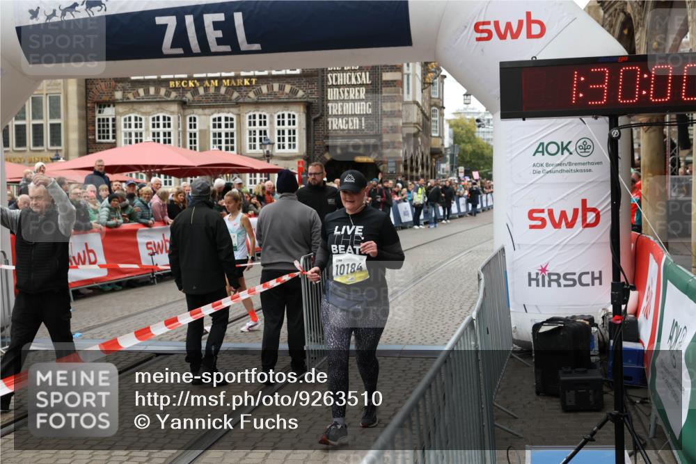 05.10.2025 - 20. swb-Marathon Bremen Yannick Fuchs http://msf.ph/oto/9263510 05.10.2025 11:25:56 Ziel 9338, 10184 meine-sportfotos.de