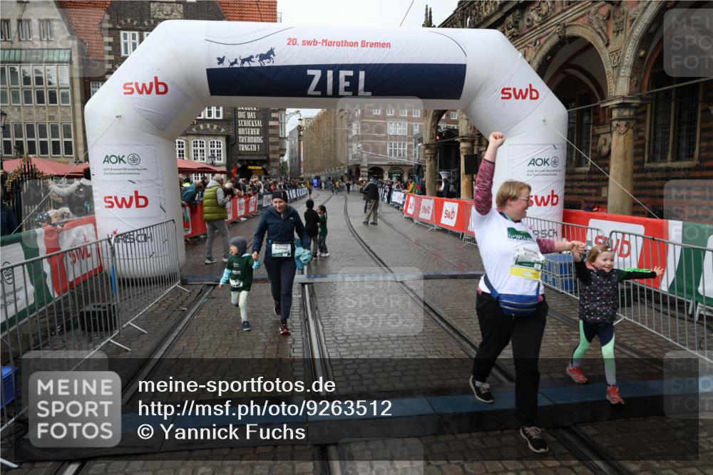 05.10.2025 - 20. swb-Marathon Bremen Yannick Fuchs http://msf.ph/oto/9263512 05.10.2025 15:24:23 Ziel  meine-sportfotos.de
