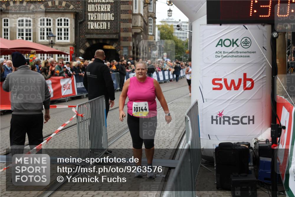 05.10.2025 - 20. swb-Marathon Bremen Yannick Fuchs http://msf.ph/oto/9263576 05.10.2025 11:26:12 Ziel 10144 meine-sportfotos.de