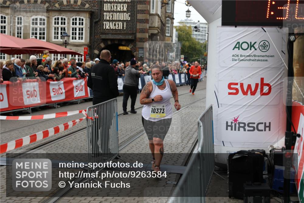 05.10.2025 - 20. swb-Marathon Bremen Yannick Fuchs http://msf.ph/oto/9263584 05.10.2025 11:26:20 Ziel 10373 meine-sportfotos.de