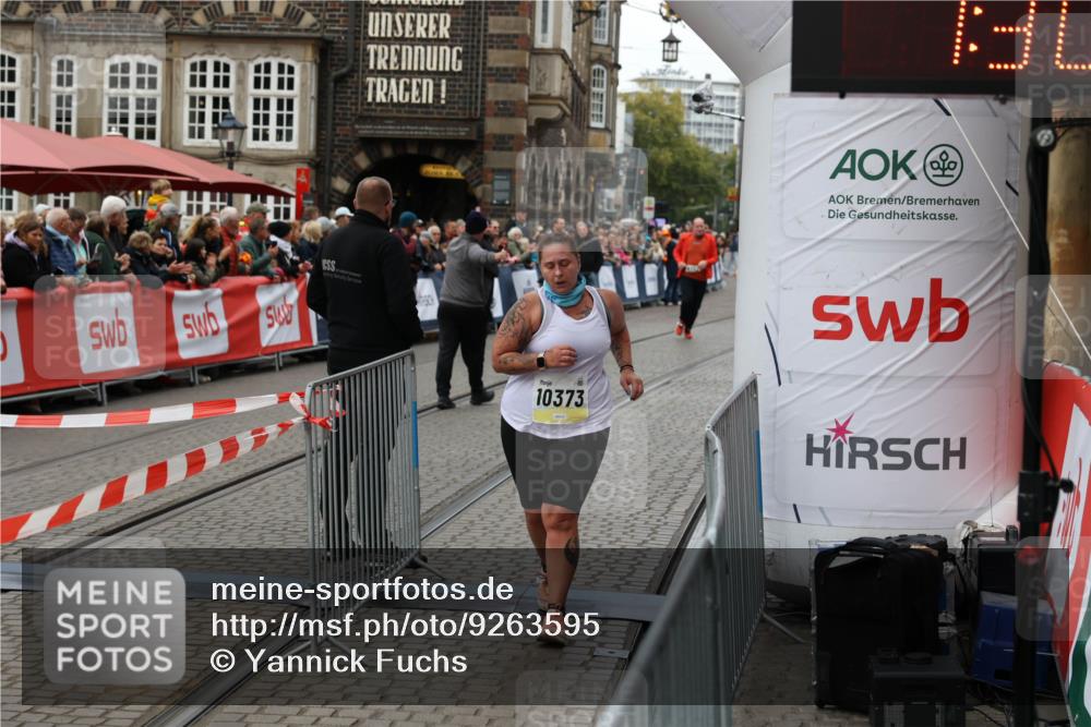 05.10.2025 - 20. swb-Marathon Bremen Yannick Fuchs http://msf.ph/oto/9263595 05.10.2025 11:26:21 Ziel 10373 meine-sportfotos.de
