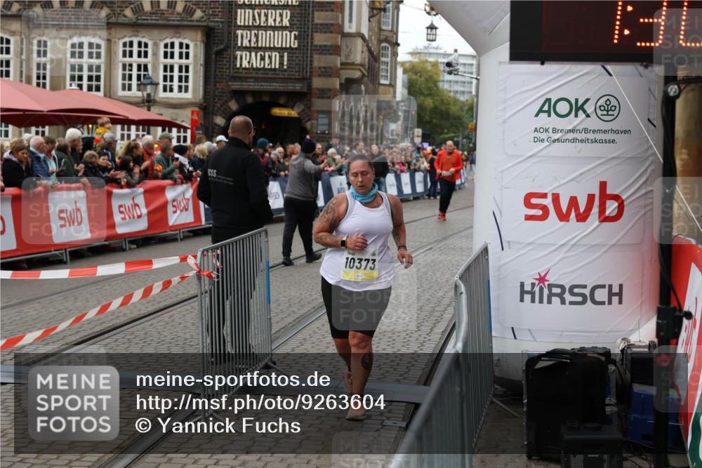 05.10.2025 - 20. swb-Marathon Bremen Yannick Fuchs http://msf.ph/oto/9263604 05.10.2025 11:26:21 Ziel 10373 meine-sportfotos.de