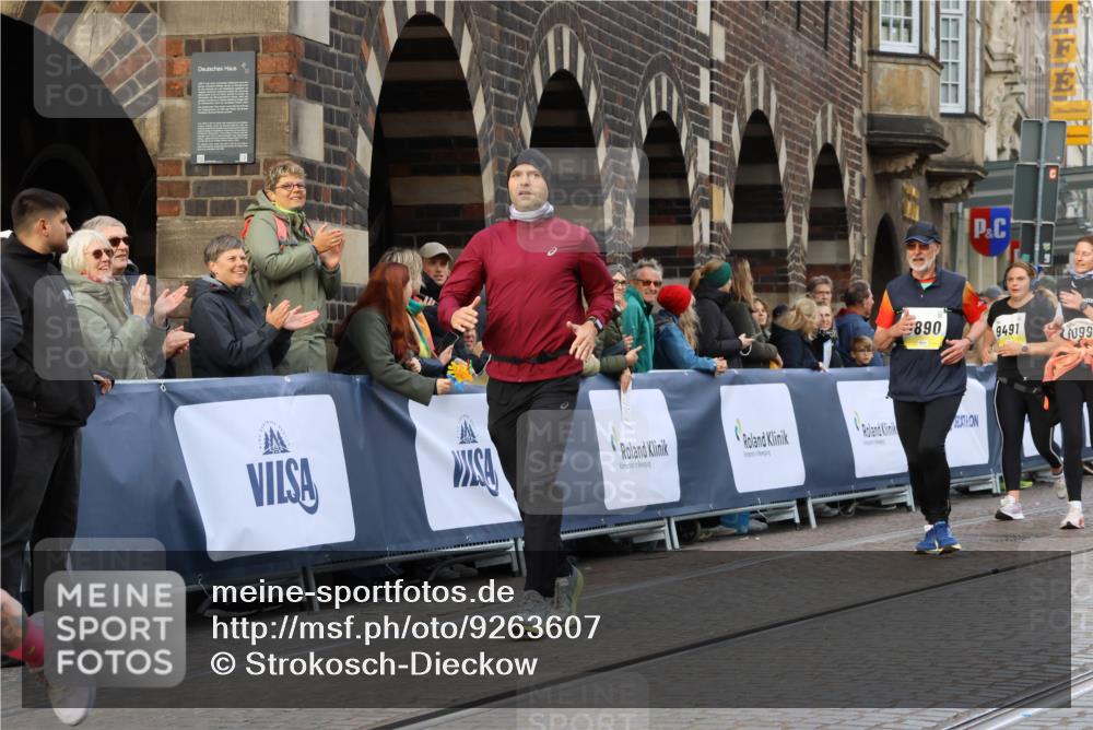 05.10.2025 - 20. swb-Marathon Bremen Strokosch-Dieckow http://msf.ph/oto/9263607 05.10.2025 11:07:04 Ziel 9265, 9491, 9890, 9901, 10193, 10371, 10788, 10991, 11131, 11709 meine-sportfotos.de