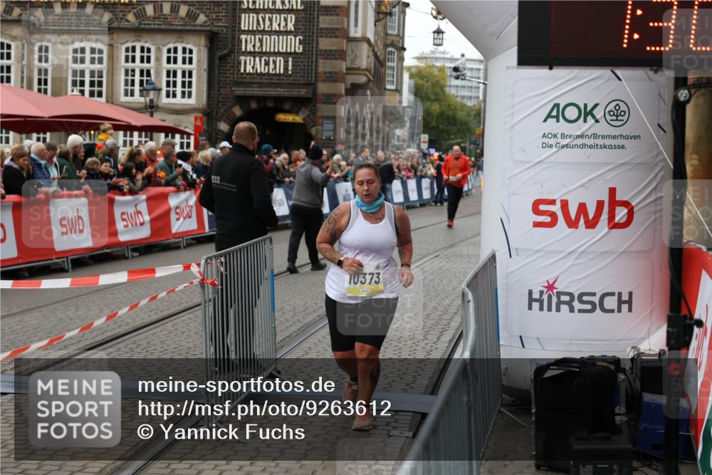 05.10.2025 - 20. swb-Marathon Bremen Yannick Fuchs http://msf.ph/oto/9263612 05.10.2025 11:26:21 Ziel 10373 meine-sportfotos.de