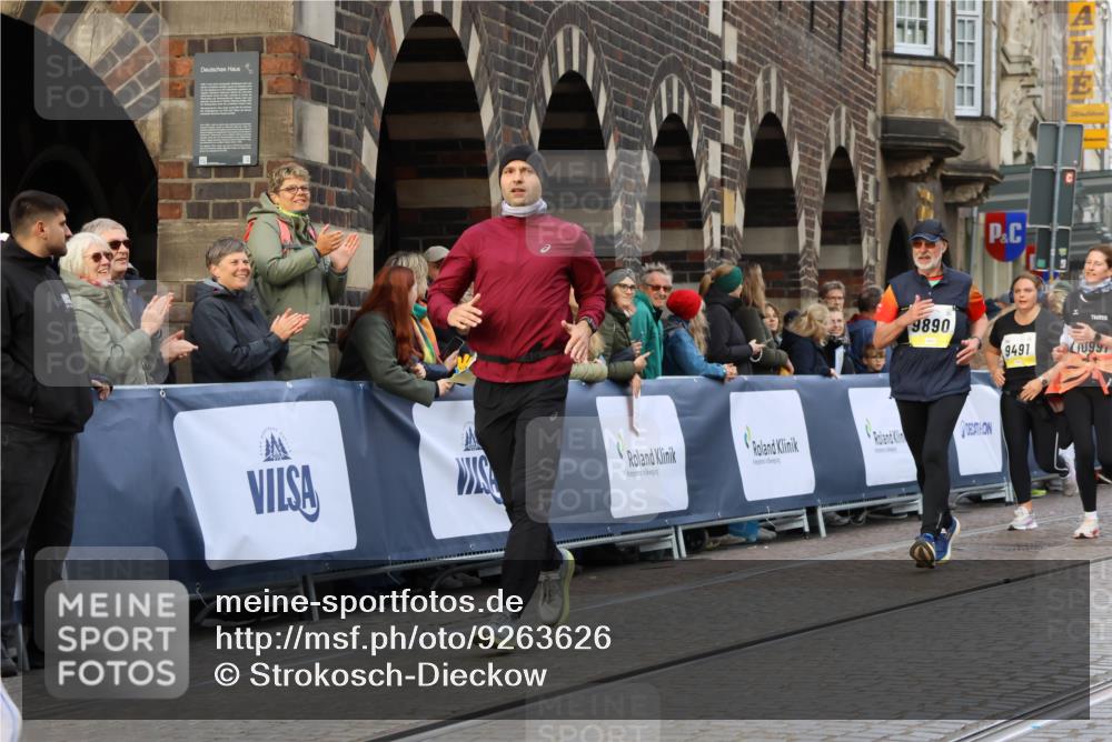 05.10.2025 - 20. swb-Marathon Bremen Strokosch-Dieckow http://msf.ph/oto/9263626 05.10.2025 11:07:04 Ziel 9265, 9491, 9890, 9901, 10193, 10371, 10788, 10991, 11131, 11709 meine-sportfotos.de