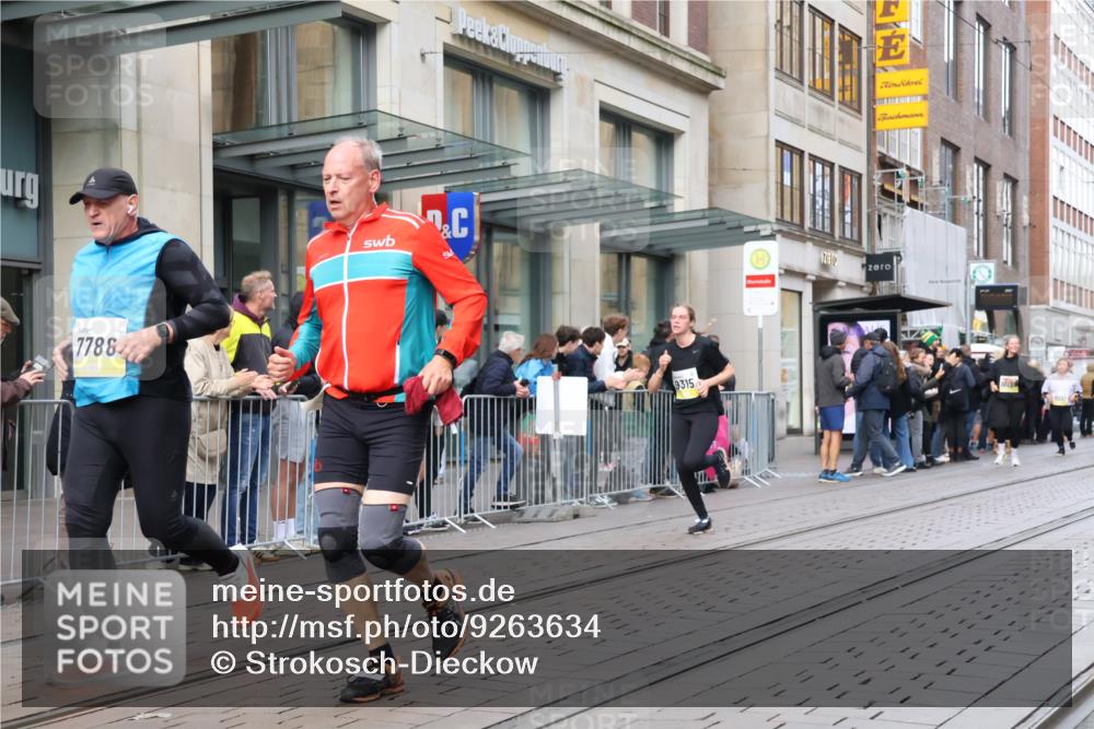 05.10.2025 - 20. swb-Marathon Bremen Strokosch-Dieckow http://msf.ph/oto/9263634 05.10.2025 11:03:32 Ziel 7788, 9241, 9315, 9379, 9398, 9571, 10106, 10205, 10238, 10265, 10271, 10297, 10478, 10551, 10603, 10604, 10711, 10713, 11039, 11183, 11272, 11306, 11589, 11609, 7788, 9241, 9315, 9379, 9398, 9571, 10106, 10205, 10238, 10265, 10271, 10297, 10478, 10551, 10603, 10604, 10711, 10713, 11039, 11183, 11272, 11306, 11589, 11609 meine-sportfotos.de