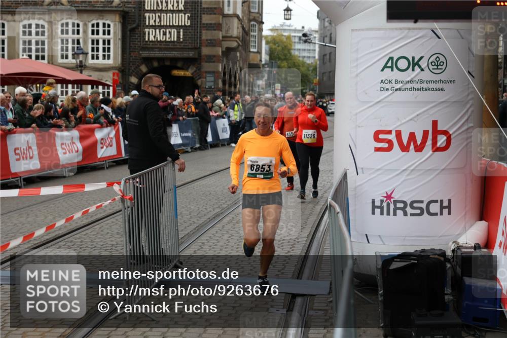 05.10.2025 - 20. swb-Marathon Bremen Yannick Fuchs http://msf.ph/oto/9263676 05.10.2025 11:26:26 Ziel 9352, 10373, 11326 meine-sportfotos.de