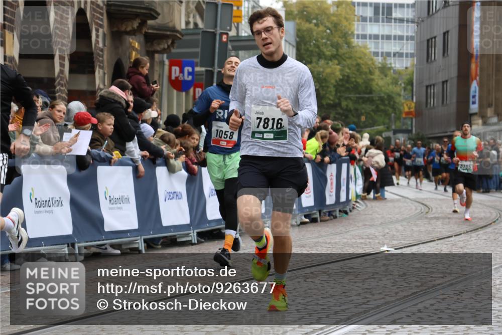 05.10.2025 - 20. swb-Marathon Bremen Strokosch-Dieckow http://msf.ph/oto/9263677 05.10.2025 12:58:32 Ziel 1058, 1258, 1392, 3705, 7405, 7816 meine-sportfotos.de