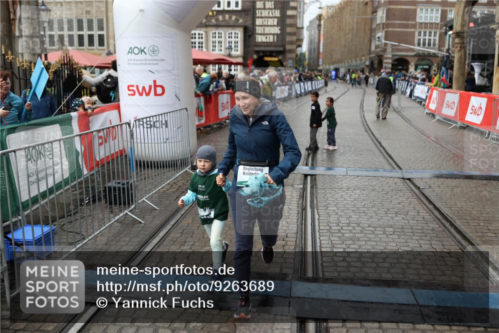 05.10.2025 - 20. swb-Marathon Bremen Yannick Fuchs http://msf.ph/oto/9263689 05.10.2025 15:24:25 Ziel  meine-sportfotos.de