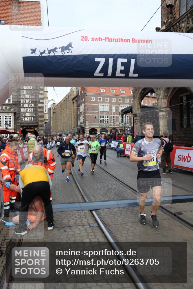 05.10.2025 - 20. swb-Marathon Bremen Yannick Fuchs http://msf.ph/oto/9263705 05.10.2025 10:50:12 Ziel 9485, 9676, 9693, 9787, 9803, 10246, 10543, 10868, 11208, 11288, 11295, 11621 meine-sportfotos.de