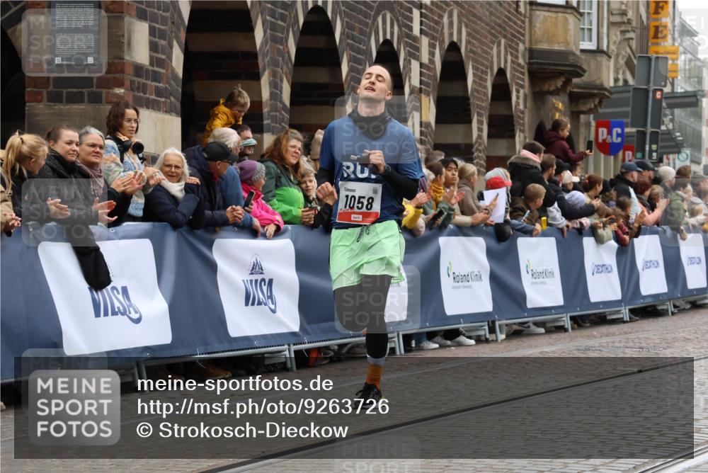 05.10.2025 - 20. swb-Marathon Bremen Strokosch-Dieckow http://msf.ph/oto/9263726 05.10.2025 12:58:34 Ziel 1058, 1258, 3705, 7405 meine-sportfotos.de
