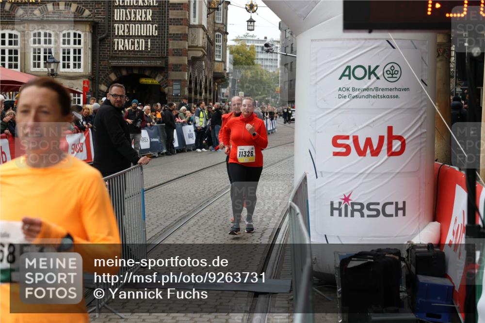 05.10.2025 - 20. swb-Marathon Bremen Yannick Fuchs http://msf.ph/oto/9263731 05.10.2025 11:26:27 Ziel 9352, 10373, 11326 meine-sportfotos.de
