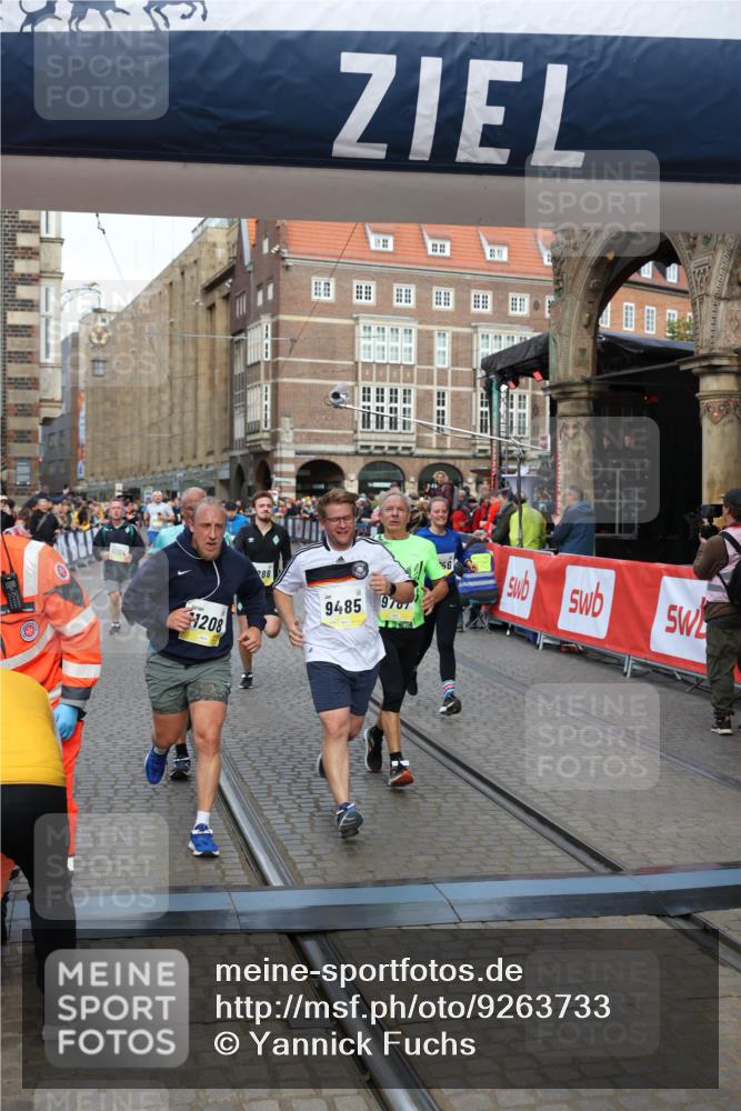 05.10.2025 - 20. swb-Marathon Bremen Yannick Fuchs http://msf.ph/oto/9263733 05.10.2025 10:50:12 Ziel 9485, 9676, 9693, 9787, 9803, 10246, 10543, 10868, 11208, 11288, 11295, 11621 meine-sportfotos.de