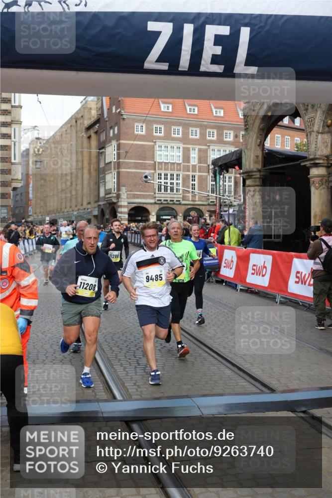 05.10.2025 - 20. swb-Marathon Bremen Yannick Fuchs http://msf.ph/oto/9263740 05.10.2025 10:50:13 Ziel 9485, 9676, 9693, 9787, 9803, 10246, 10543, 10868, 11104, 11208, 11288, 11295, 11621 meine-sportfotos.de