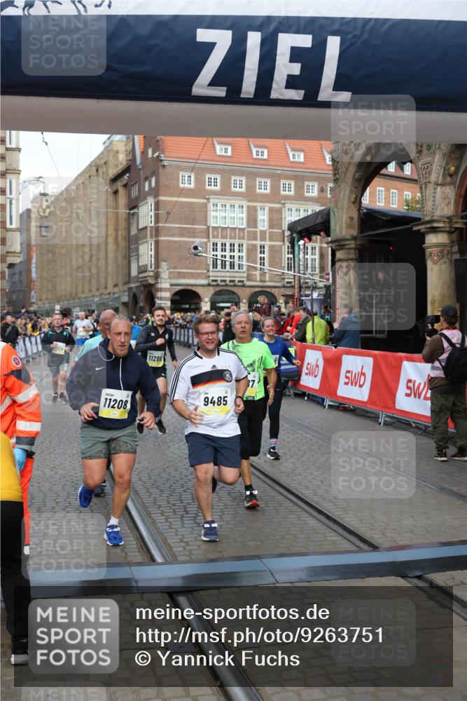 05.10.2025 - 20. swb-Marathon Bremen Yannick Fuchs http://msf.ph/oto/9263751 05.10.2025 10:50:13 Ziel 9485, 9676, 9693, 9787, 9803, 10246, 10543, 10868, 11104, 11208, 11288, 11295, 11621 meine-sportfotos.de