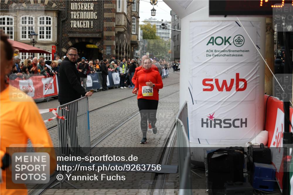 05.10.2025 - 20. swb-Marathon Bremen Yannick Fuchs http://msf.ph/oto/9263756 05.10.2025 11:26:27 Ziel 9352, 10373, 11326 meine-sportfotos.de
