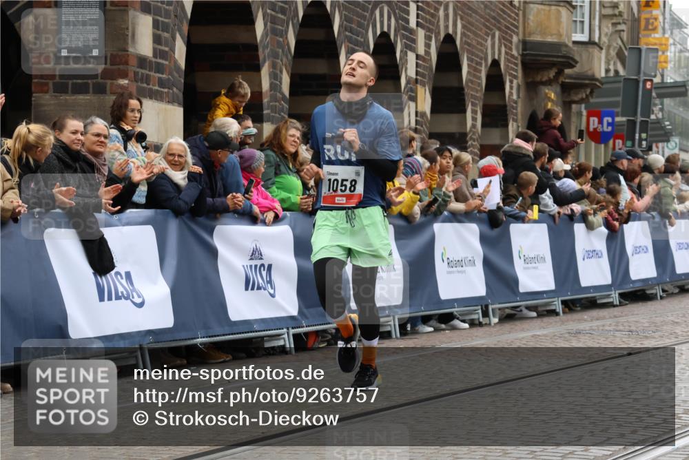 05.10.2025 - 20. swb-Marathon Bremen Strokosch-Dieckow http://msf.ph/oto/9263757 05.10.2025 12:58:34 Ziel 1058, 1258, 3705, 7405 meine-sportfotos.de