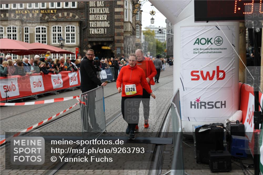 05.10.2025 - 20. swb-Marathon Bremen Yannick Fuchs http://msf.ph/oto/9263793 05.10.2025 11:26:29 Ziel 9352, 11326 meine-sportfotos.de