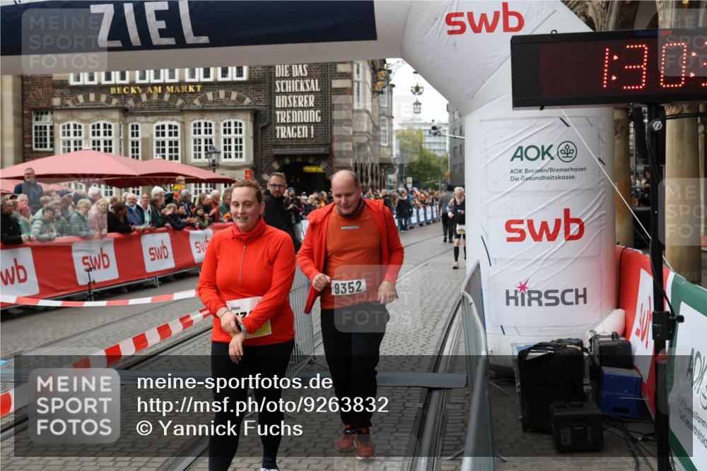 05.10.2025 - 20. swb-Marathon Bremen Yannick Fuchs http://msf.ph/oto/9263832 05.10.2025 11:26:31 Ziel 9352, 11326 meine-sportfotos.de