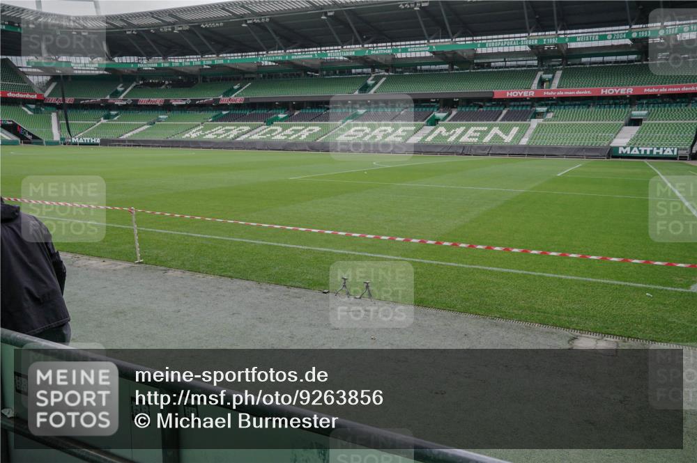 05.10.2025 - 20. swb-Marathon Bremen Michael Burmester http://msf.ph/oto/9263856 05.10.2025 11:53:42 Laufen im Stadion 408 meine-sportfotos.de