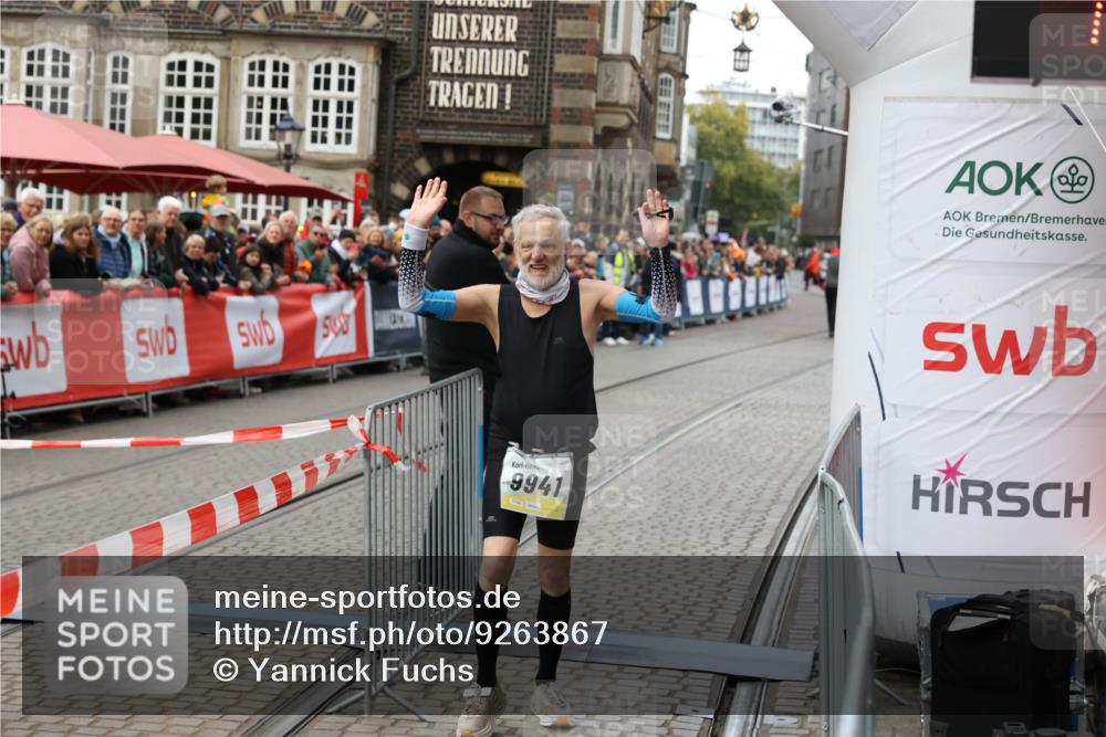 05.10.2025 - 20. swb-Marathon Bremen Yannick Fuchs http://msf.ph/oto/9263867 05.10.2025 11:26:39 Ziel 9941 meine-sportfotos.de