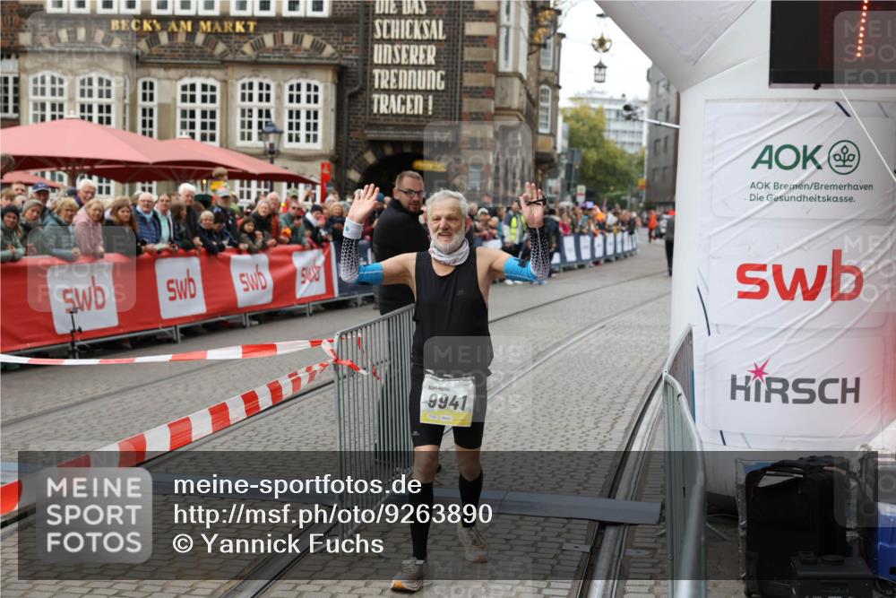 05.10.2025 - 20. swb-Marathon Bremen Yannick Fuchs http://msf.ph/oto/9263890 05.10.2025 11:26:39 Ziel 9941 meine-sportfotos.de