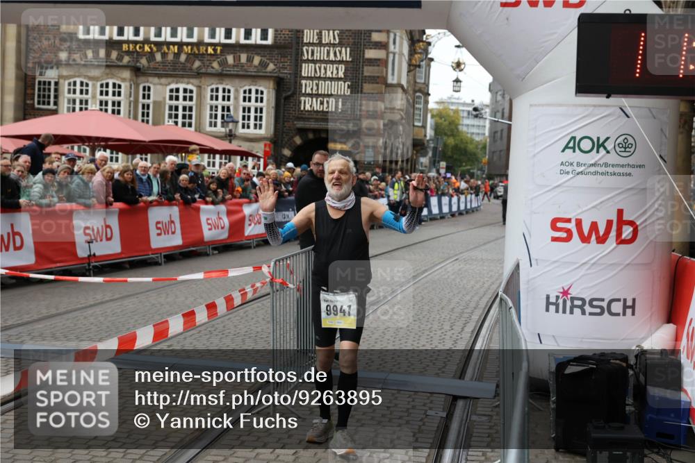 05.10.2025 - 20. swb-Marathon Bremen Yannick Fuchs http://msf.ph/oto/9263895 05.10.2025 11:26:39 Ziel 9941 meine-sportfotos.de