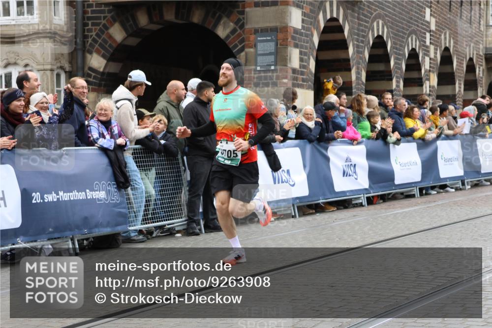 05.10.2025 - 20. swb-Marathon Bremen Strokosch-Dieckow http://msf.ph/oto/9263908 05.10.2025 12:58:38 Ziel 1058, 1258, 3705, 4867, 5815, 8520 meine-sportfotos.de