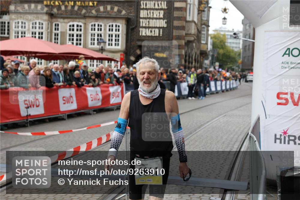 05.10.2025 - 20. swb-Marathon Bremen Yannick Fuchs http://msf.ph/oto/9263910 05.10.2025 11:26:41 Ziel 9941 meine-sportfotos.de