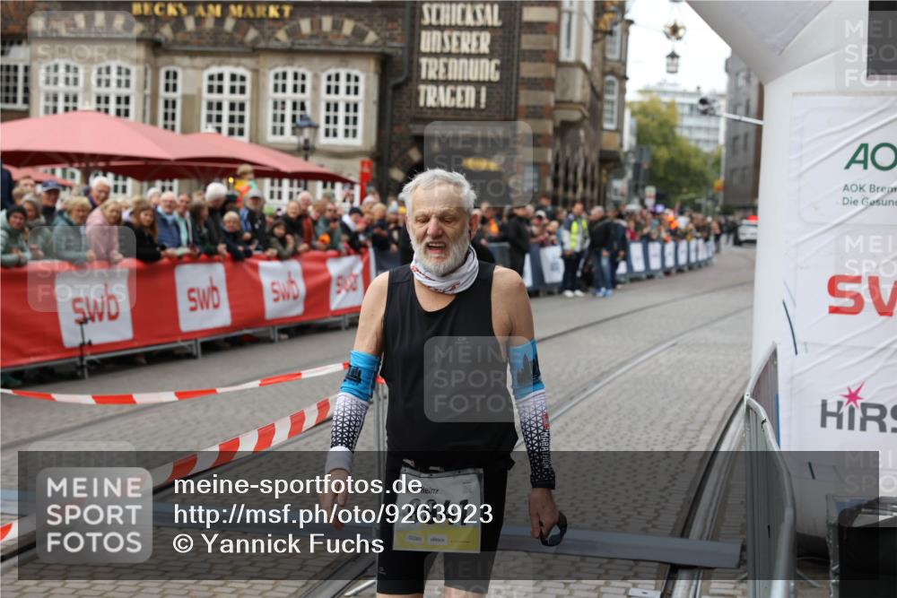 05.10.2025 - 20. swb-Marathon Bremen Yannick Fuchs http://msf.ph/oto/9263923 05.10.2025 11:26:41 Ziel 9941 meine-sportfotos.de