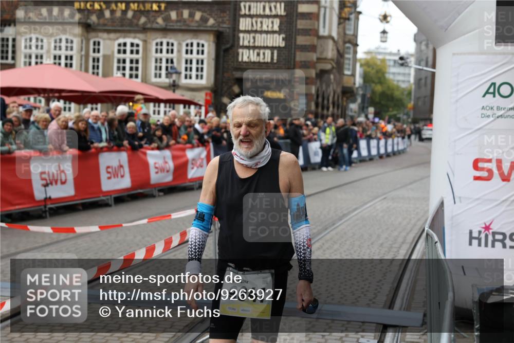 05.10.2025 - 20. swb-Marathon Bremen Yannick Fuchs http://msf.ph/oto/9263927 05.10.2025 11:26:41 Ziel 9941 meine-sportfotos.de