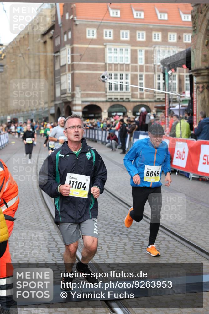 05.10.2025 - 20. swb-Marathon Bremen Yannick Fuchs http://msf.ph/oto/9263953 05.10.2025 10:50:17 Ziel 9485, 9579, 9645, 9689, 9787, 10246, 10356, 11104, 11208, 11288, 11295, 11621 meine-sportfotos.de