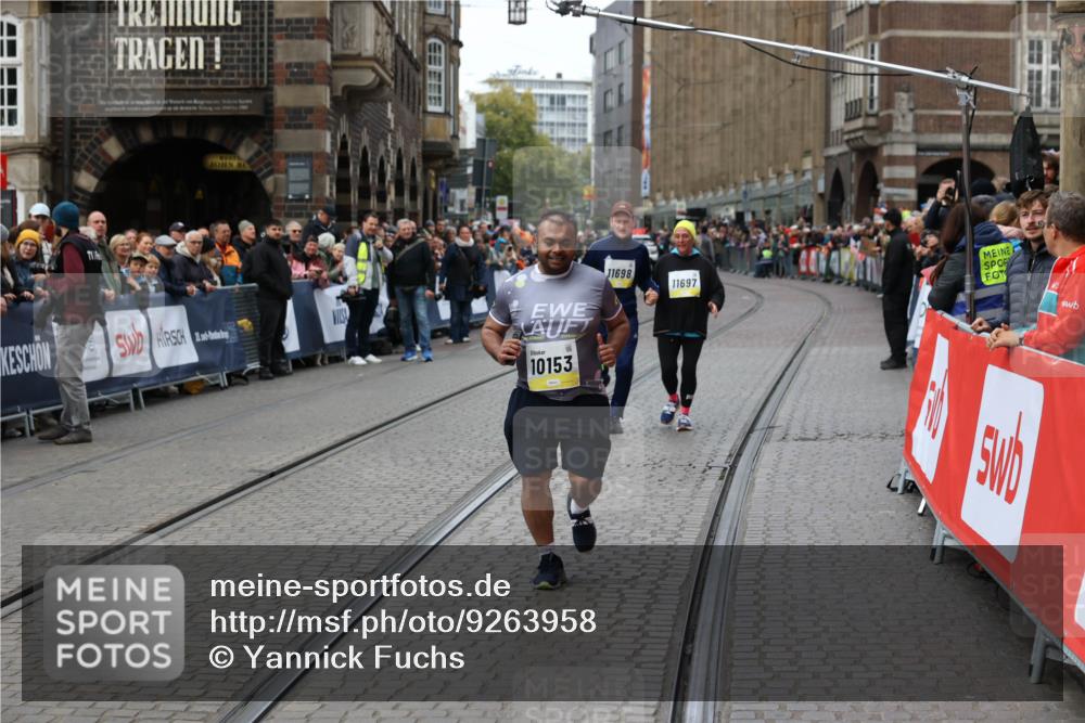 05.10.2025 - 20. swb-Marathon Bremen Yannick Fuchs http://msf.ph/oto/9263958 05.10.2025 11:26:56 Ziel  meine-sportfotos.de
