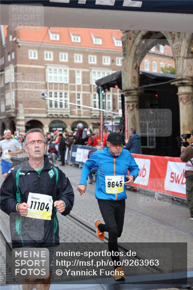 05.10.2025 - 20. swb-Marathon Bremen Yannick Fuchs http://msf.ph/oto/9263963 05.10.2025 10:50:17 Ziel 9485, 9579, 9645, 9689, 9787, 10246, 10356, 11104, 11208, 11288, 11295, 11621 meine-sportfotos.de